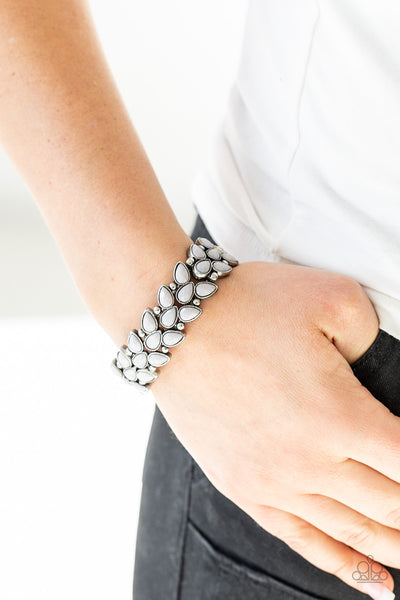 Paparazzi  Bracelet - Vintage Venture - Silver - SHOPBLINGINGPRETTY