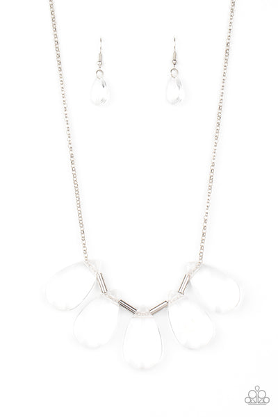 Paparazzi Necklaces - HEIR It Out - White