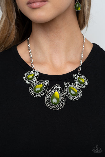 Paparazzi Necklaces -Opal Auras - Green