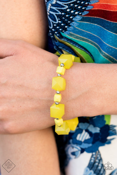 Paparazzi Bracelet - Trendsetting Tourist - Yellow (July 2021 Fashion Fix)