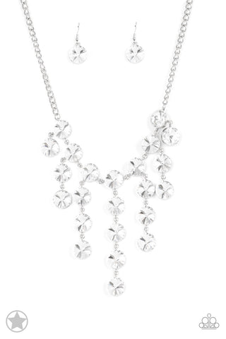 Paparazzi Necklaces (New Blockbuster)Spotlight Stunner - White