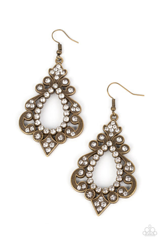 Paparazzi Earrings - Fit for a DIVA - Brass