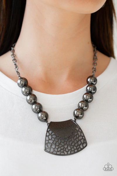 Paparazzi Necklace - Large And In Charge - Black