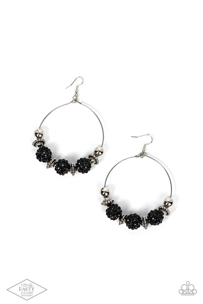 Paparazzi Earrings -   I Can Take a Compliment - Black