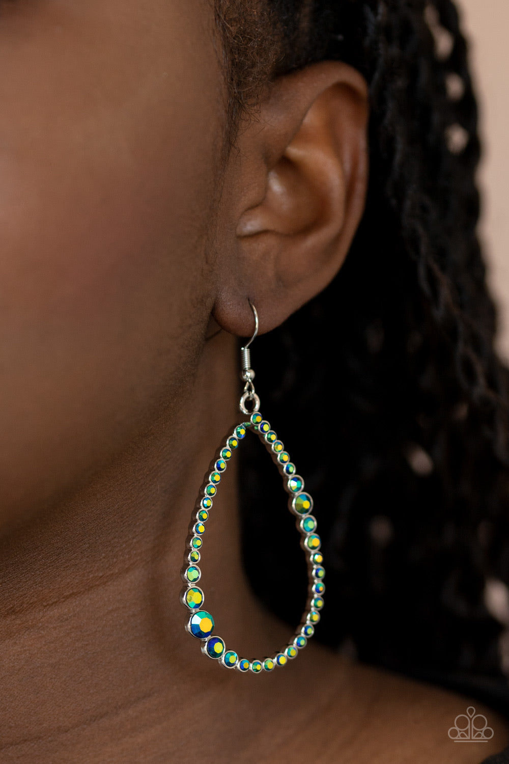 Paparazzi Earrings  -  Diva Dimension - Green