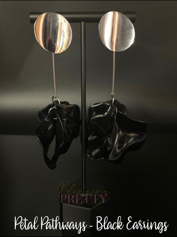 Paparazzi Earrings - Petal Pathways - Black