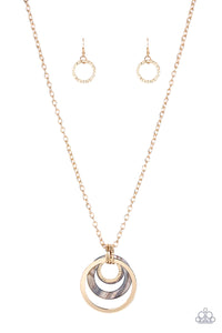 Paparazzi Necklace - Coast Coasting - Gold