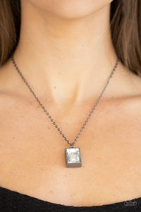 Paparazzi Necklaces - Pro Edge - Black