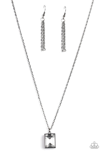 Paparazzi Necklaces - Pro Edge - Black